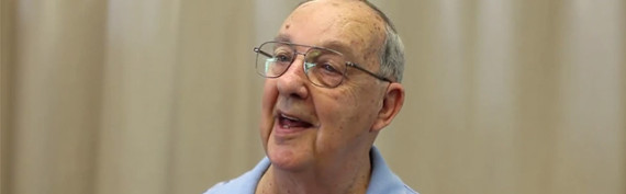 featured-image-hip-surgery-testimonial elderly man laughing